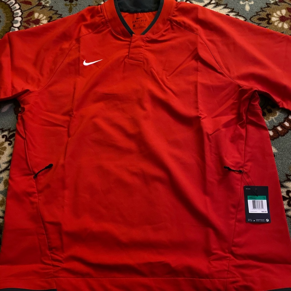 Nike baseball short sleeve pullover.